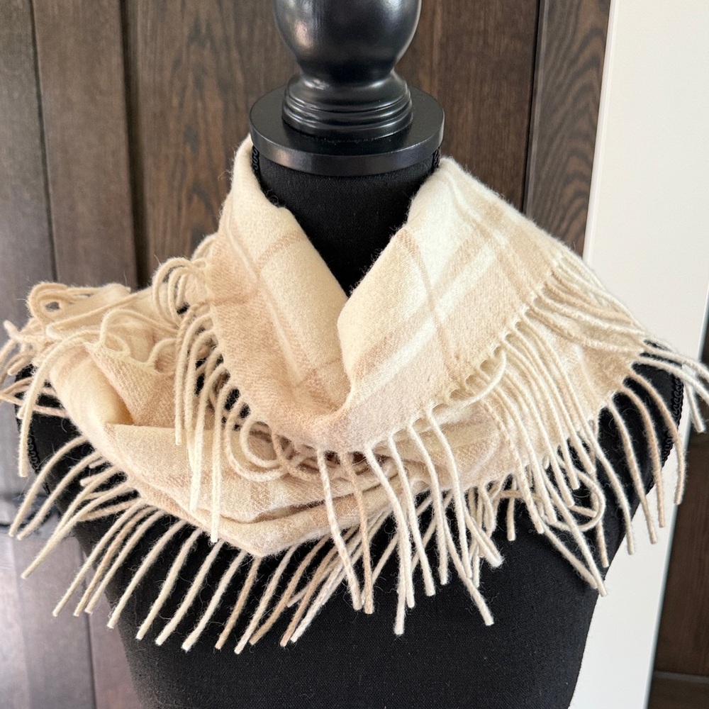 Banana Republic Cream Plaid Fringe Scarf